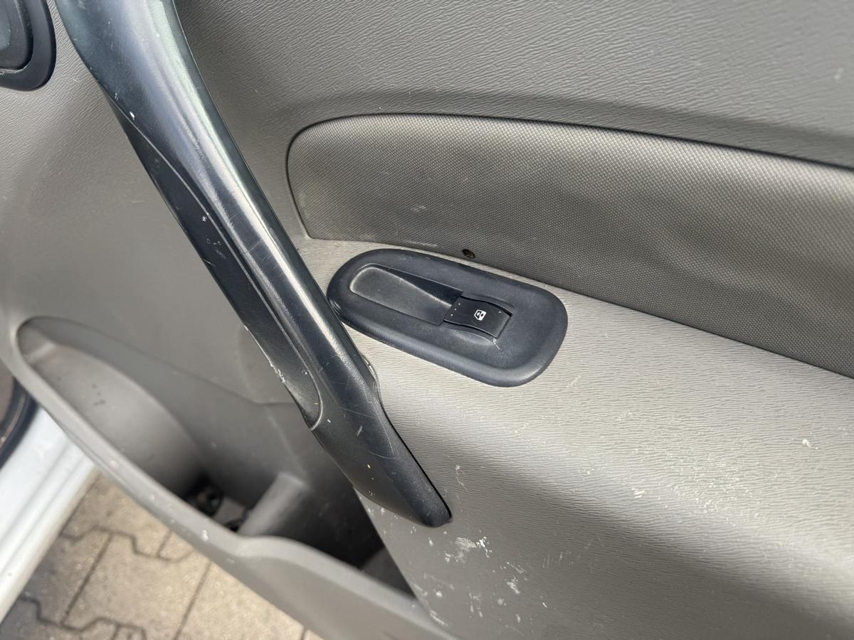 Renault Kangoo 2 original T&uuml;r vorn rechts Wei&szlig; Rohbau Bj.2008